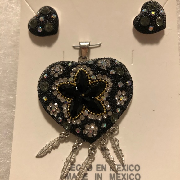 Pendant - Picture 2 of 2